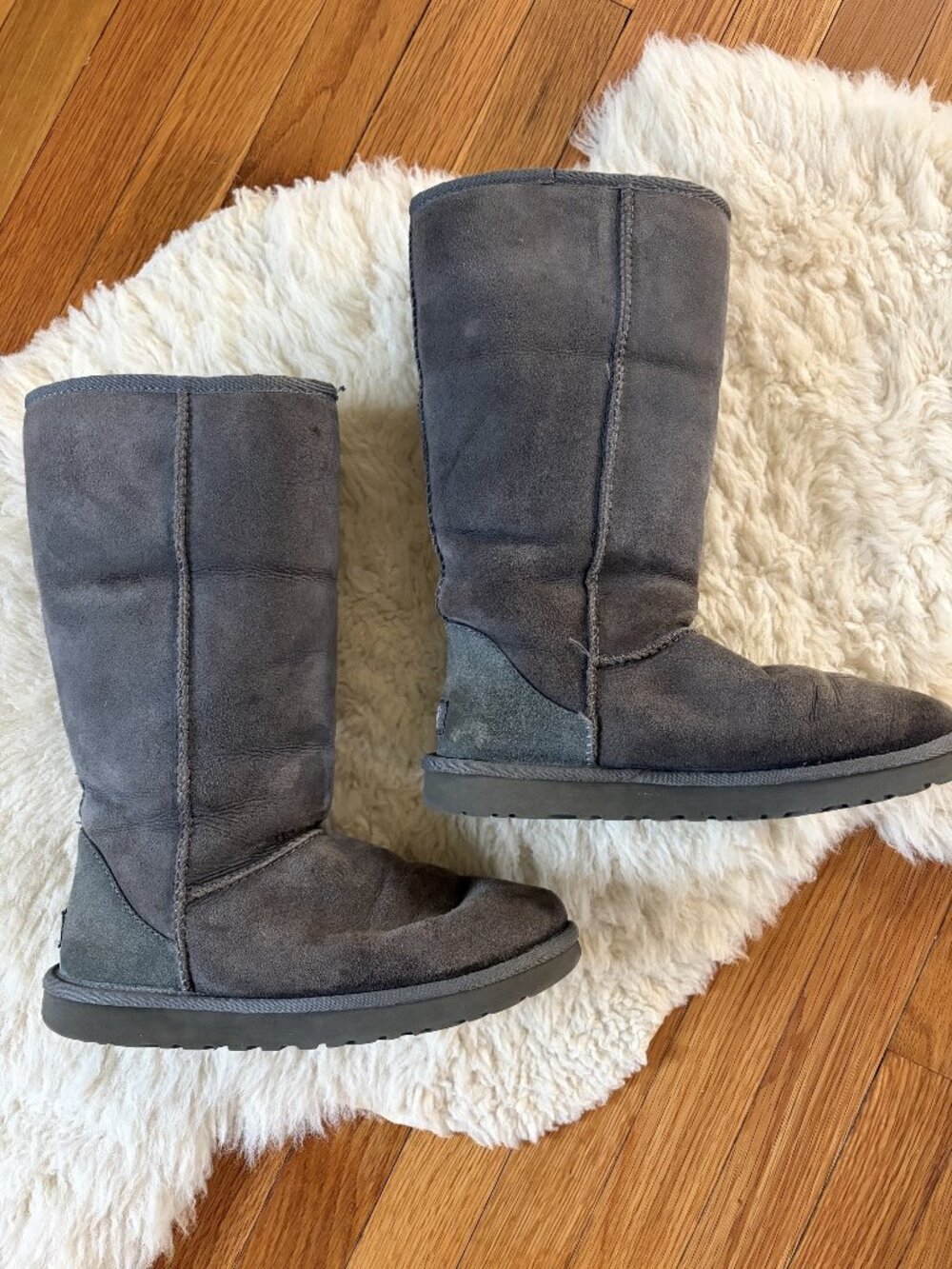 UGG Classic Tall Boots Gray Suede Shearling Lined Size 8